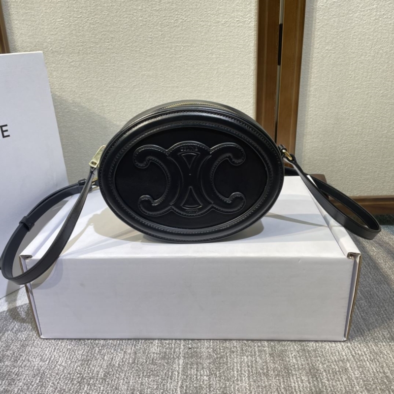 Ce1i*e triomphe bags
